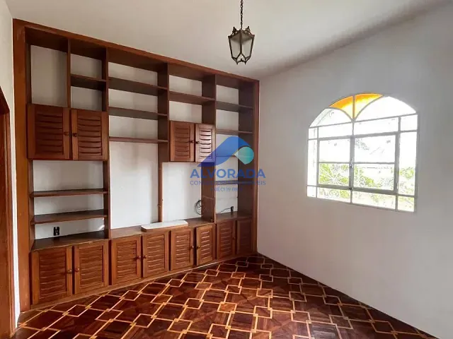 Casa com 1272m² 6 quartos e 5 banheiros, à venda ou para alugar, no bairro Jardim América em Jacareí