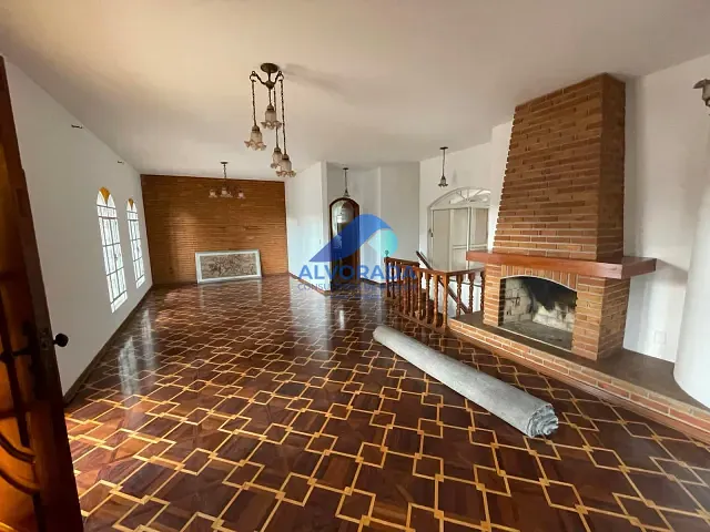 Casa com 1272m² 6 quartos e 5 banheiros, à venda ou para alugar, no bairro Jardim América em Jacareí