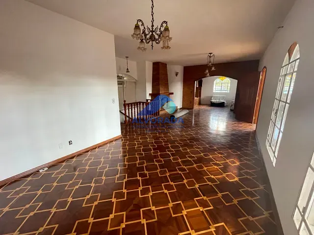 Casa com 1272m² 6 quartos e 5 banheiros, à venda ou para alugar, no bairro Jardim América em Jacareí