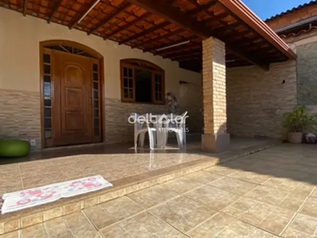 Casa com 360m² 6 quartos e 6 banheiros, à venda, no bairro Copacabana em Belo Horizonte