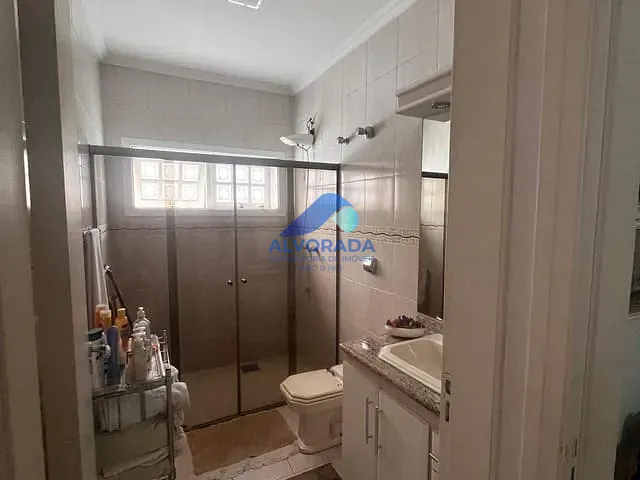 Casa com 840m² 3 quartos e 5 banheiros, à venda ou para alugar, no bairro Jardim Altos de Santana II em Jacareí