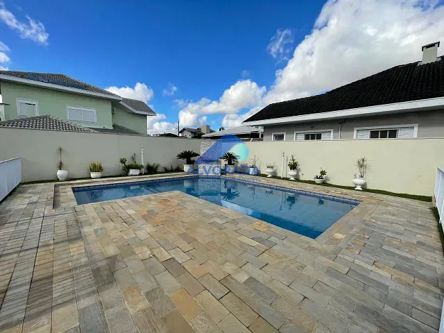 Casa com 840m² 3 quartos e 5 banheiros, à venda ou para alugar, no bairro Jardim Altos de Santana II em Jacareí