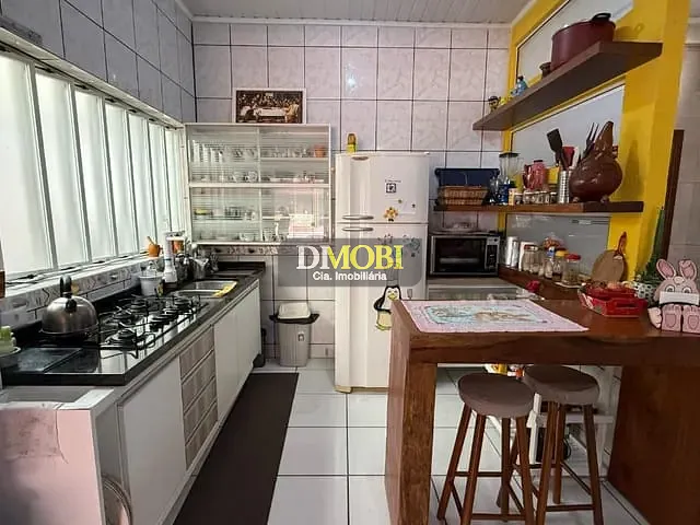 Casa com 300m² 4 quartos e 3 banheiros, à venda, no bairro Bom Princípio em Gravataí
