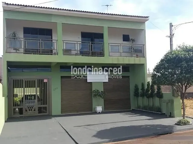 Casa com 266m², à venda, no bairro Loteamento Chamonix em Londrina