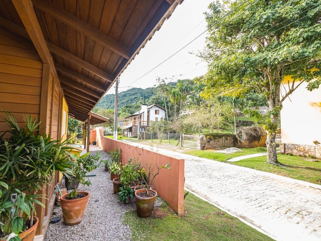 Casa com 470m² 4 quartos e 3 banheiros, à venda, no bairro Canasvieiras em Florianópolis