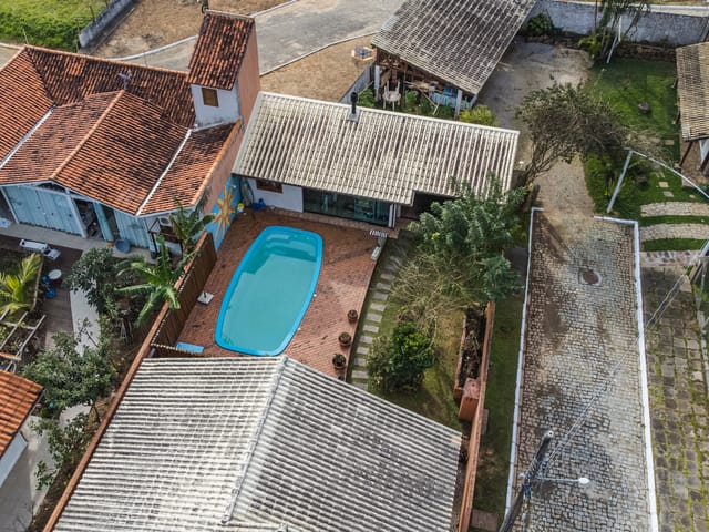 Casa com 470m² 4 quartos e 3 banheiros, à venda, no bairro Canasvieiras em Florianópolis