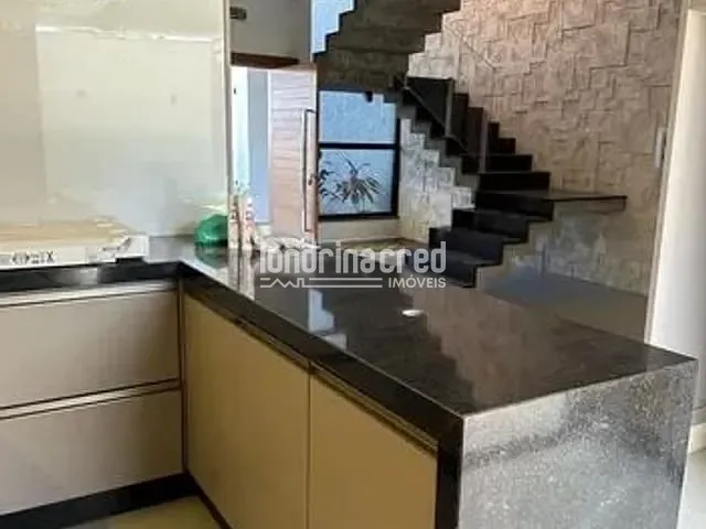 Casa 3 quartos e 4 banheiros, à venda, no bairro Jardim Santa Alice em Arapongas