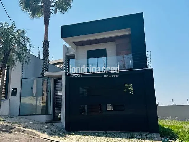 Casa 3 quartos e 4 banheiros, à venda, no bairro Jardim Santa Alice em Arapongas