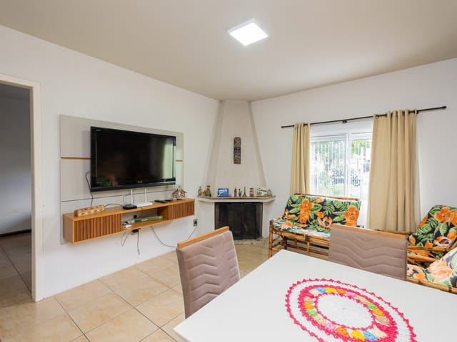 Casa com 270m² 2 quartos e 2 banheiros, à venda, no bairro Laranjal em Pelotas