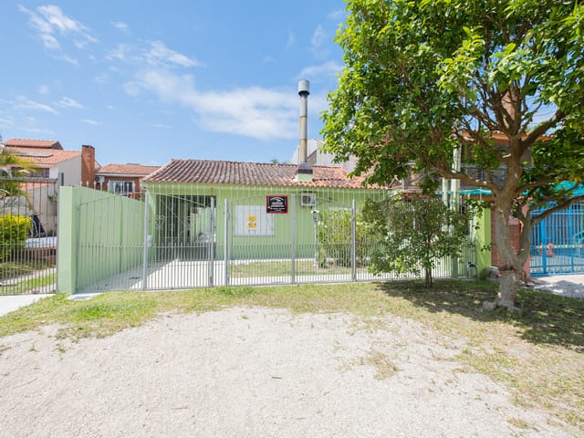 Foto do Casa - Casa Mobiliada com Piscina e 2 Dormitórios no Laranjal – Conforto, Lazer e Localização Privilegiada para Morar Bem Perto da Lagoa | UP Imóveis