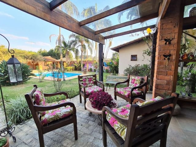 Casa com 2000m² 5 quartos e 4 banheiros, à venda, no bairro Parque Dom Henrique em Cotia