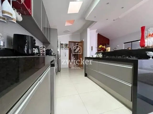 Casa com 210m² 3 quartos e 4 banheiros, à venda, no bairro Vila Aeroporto Bauru em Bauru