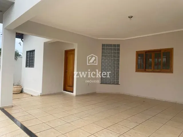 Casa com 200m² 3 quartos e 3 banheiros, para alugar, no bairro Vila Engler em Bauru