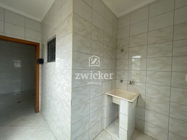 Casa com 200m² 3 quartos e 3 banheiros, para alugar, no bairro Vila Engler em Bauru