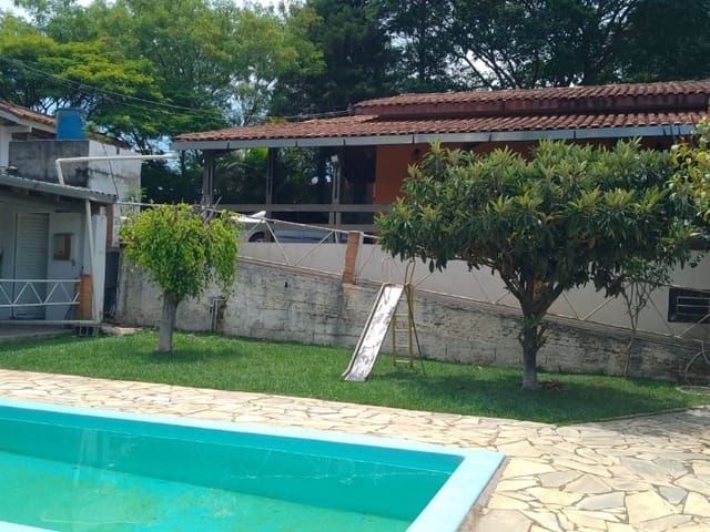Casa com 2000m² 9 quartos e 6 banheiros, à venda, no bairro Mombaça em São Roque