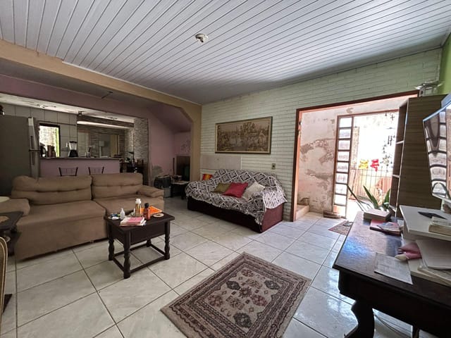 Casa com 212m² 4 quartos e 3 banheiros, à venda, no bairro São Gonçalo em Pelotas