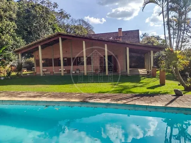 Casa com 750m² 3 quartos e 2 banheiros, à venda, no bairro Jardim das Palmeiras (Zona Sul) em São Paulo