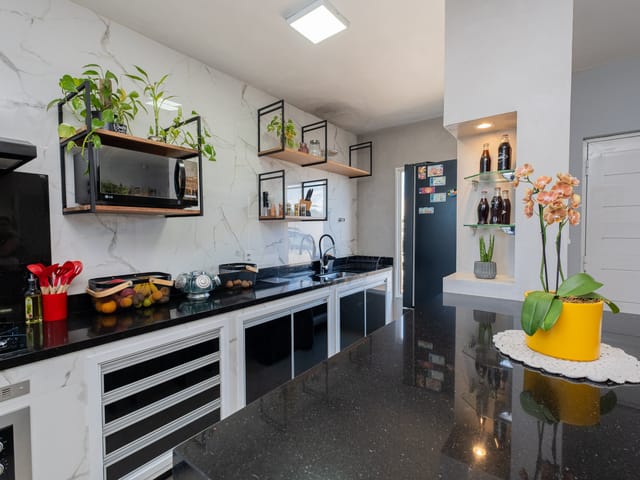 Casa com 258m² 3 quartos e 3 banheiros, à venda, no bairro Laranjal em Pelotas