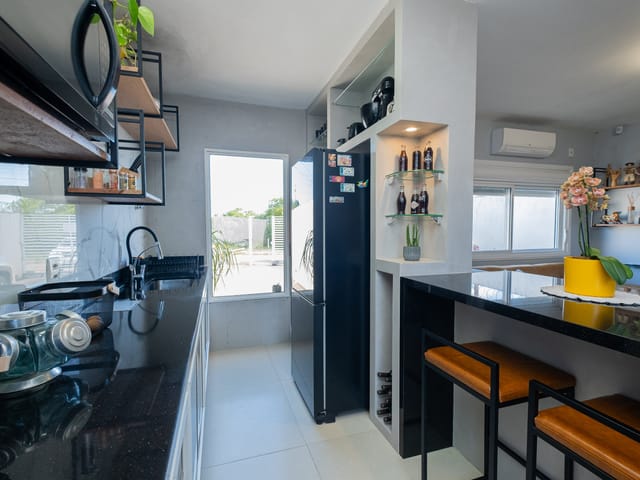Casa com 258m² 3 quartos e 3 banheiros, à venda, no bairro Laranjal em Pelotas