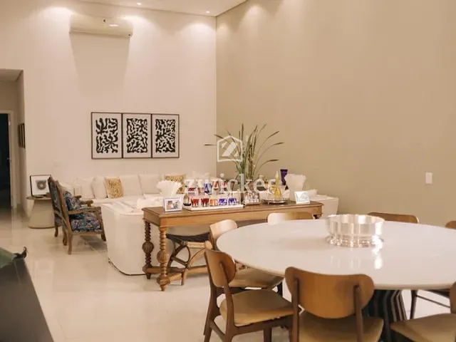 Casa com 600m² 5 quartos e 7 banheiros, à venda, no bairro Jardim Shangri-Lá em Bauru