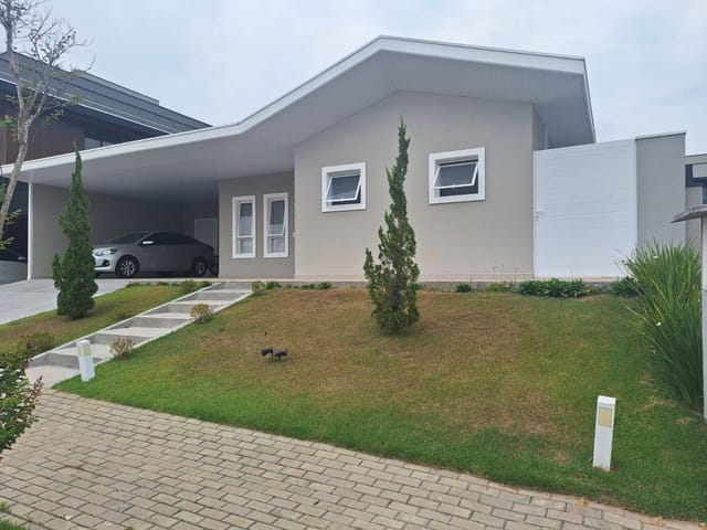 Casa com 451m² 3 quartos e 1 banheiro, à venda, no bairro Colinas do Paratehy em São José dos Campos