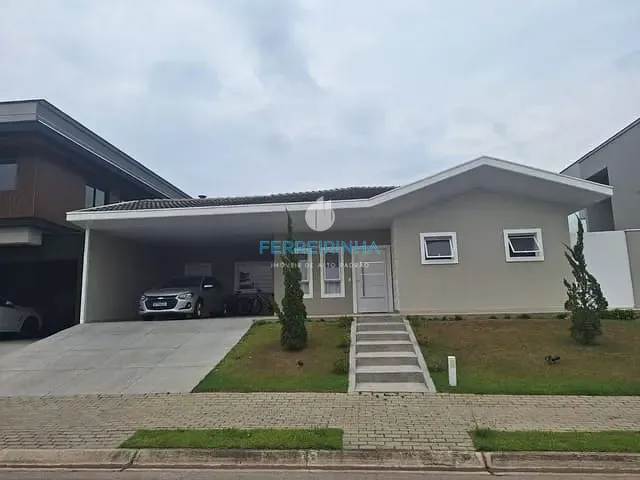 Casa com 451m² 3 quartos e 1 banheiro, à venda, no bairro Colinas do Paratehy em São José dos Campos