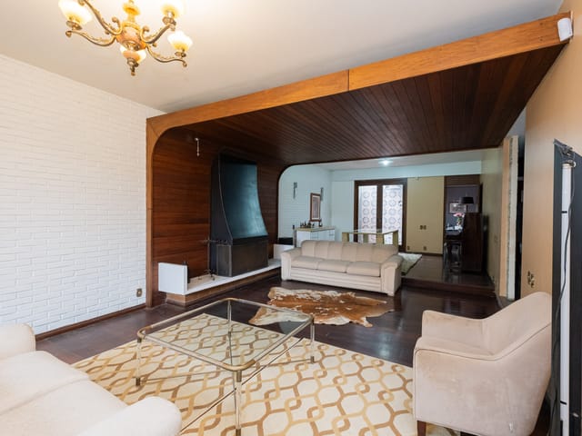 Casa com 680m² 4 quartos e 5 banheiros, à venda, no bairro Centro em Pelotas