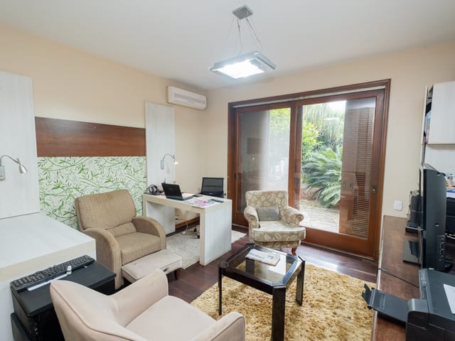 Casa com 680m² 4 quartos e 5 banheiros, à venda, no bairro Centro em Pelotas