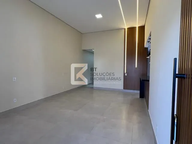Casa com 250m² 3 quartos e 4 banheiros, à venda, no bairro Vila Rubens em Indaiatuba