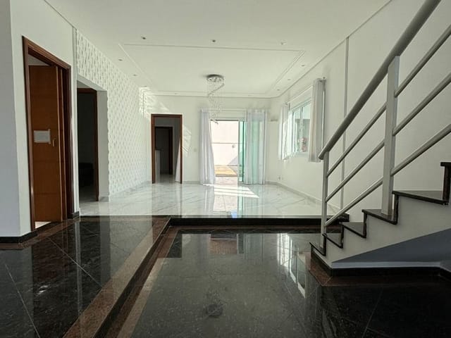 Casa com 300m² 4 quartos e 3 banheiros, à venda, no bairro Jardim San Marino em São José dos Campos