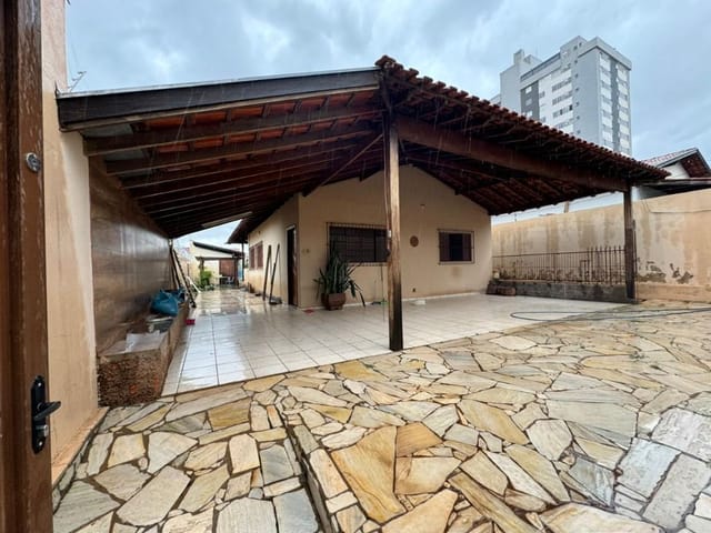Foto do Casa - Casa à venda e locação 2 Quartos, 1 Suite, 4 Vagas, 360M², Lourdes, Uberaba - MG | ZUCATO IMOBILIARIA LTDA