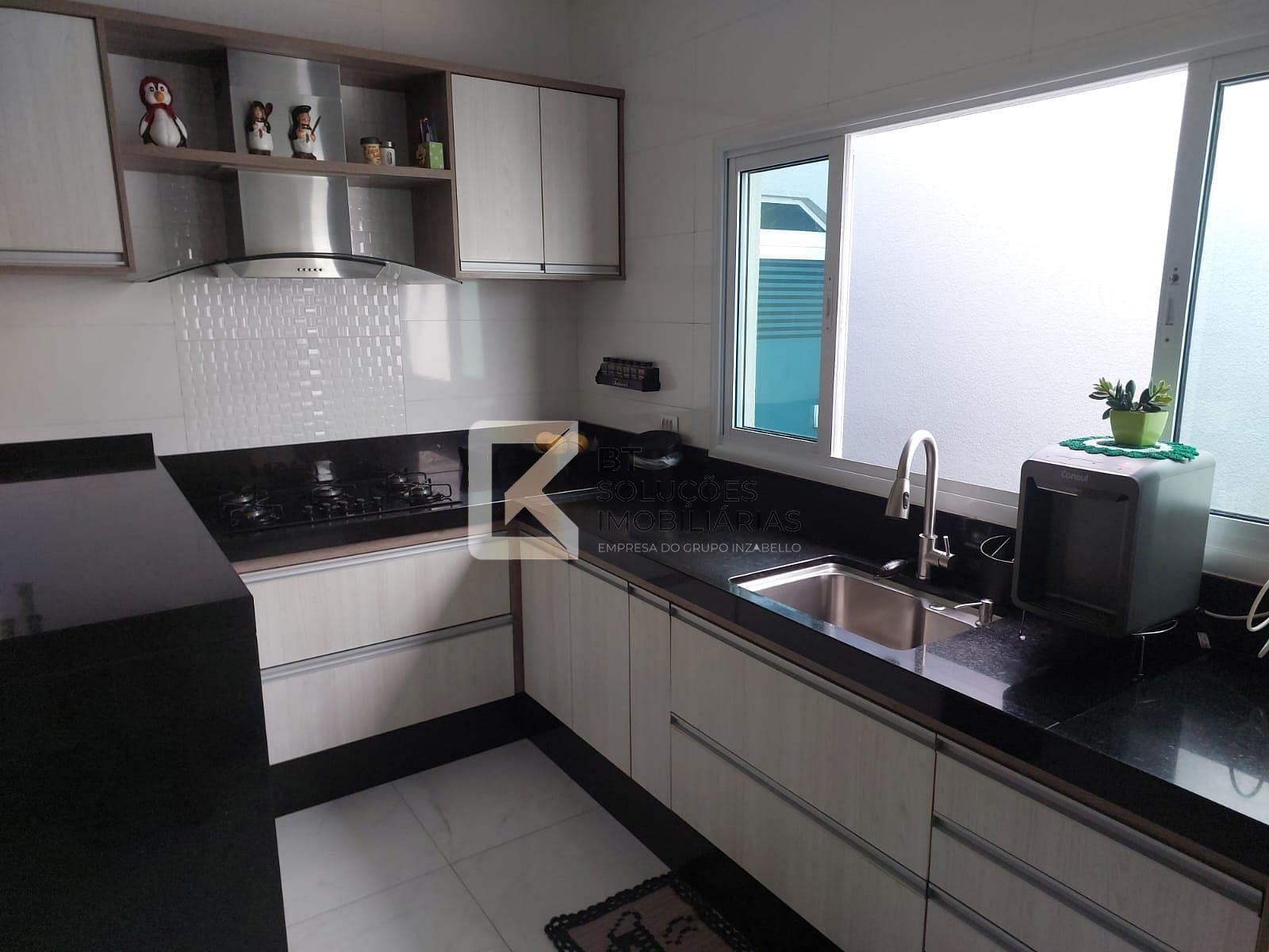 Casa à venda com 3 quartos, 151m² - Foto 8