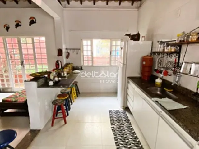 Casa com 360m² 3 quartos e 3 banheiros, à venda, no bairro Fernão Dias em Belo Horizonte