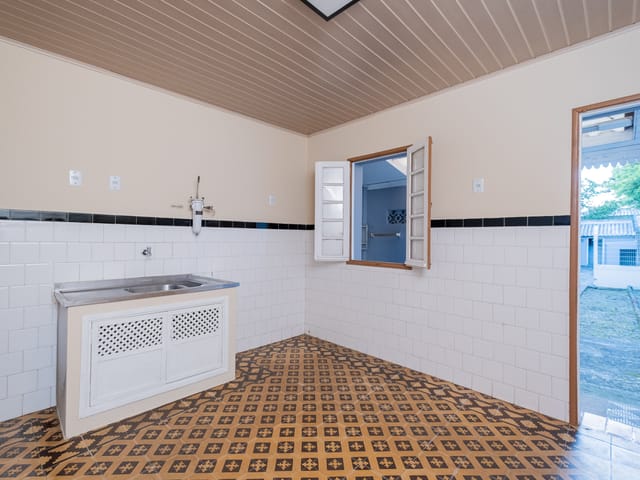 Casa 2 quartos e 1 banheiro, à venda, no bairro Centro em Pelotas