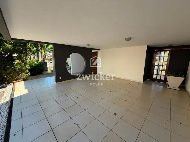 Casa com 557m² 3 quartos e 5 banheiros, à venda ou para alugar, no bairro Residencial Tivoli em Bauru