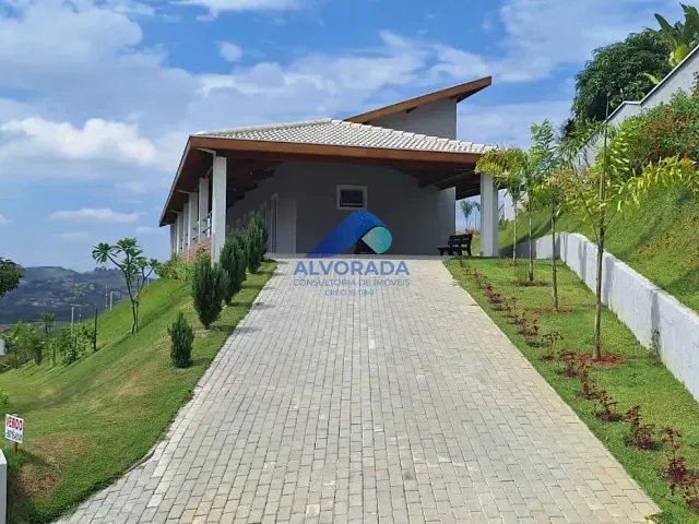 Casa com 1036m² 3 quartos e 3 banheiros, à venda, no bairro Condomínio Residencial Mantiqueira em São José dos Campos