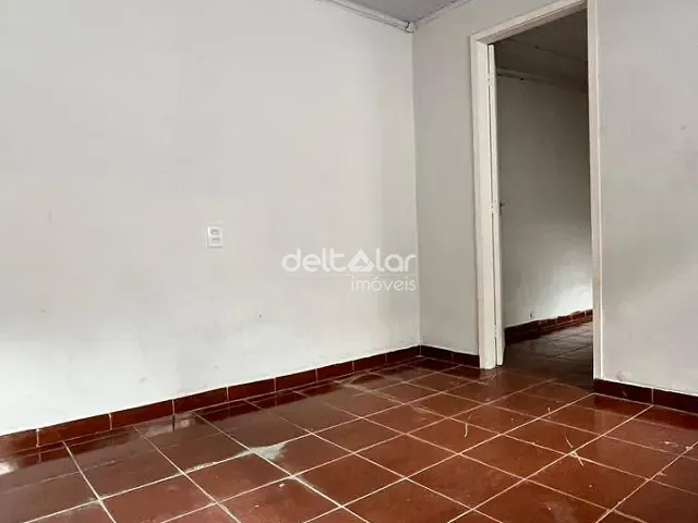 Casa com 40m² 1 quarto e 1 banheiro, para alugar, no bairro São Bernardo em Belo Horizonte