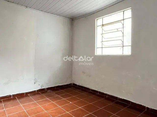 Casa com 40m² 1 quarto e 1 banheiro, para alugar, no bairro São Bernardo em Belo Horizonte