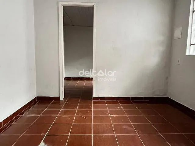 Casa com 40m² 1 quarto e 1 banheiro, para alugar, no bairro São Bernardo em Belo Horizonte