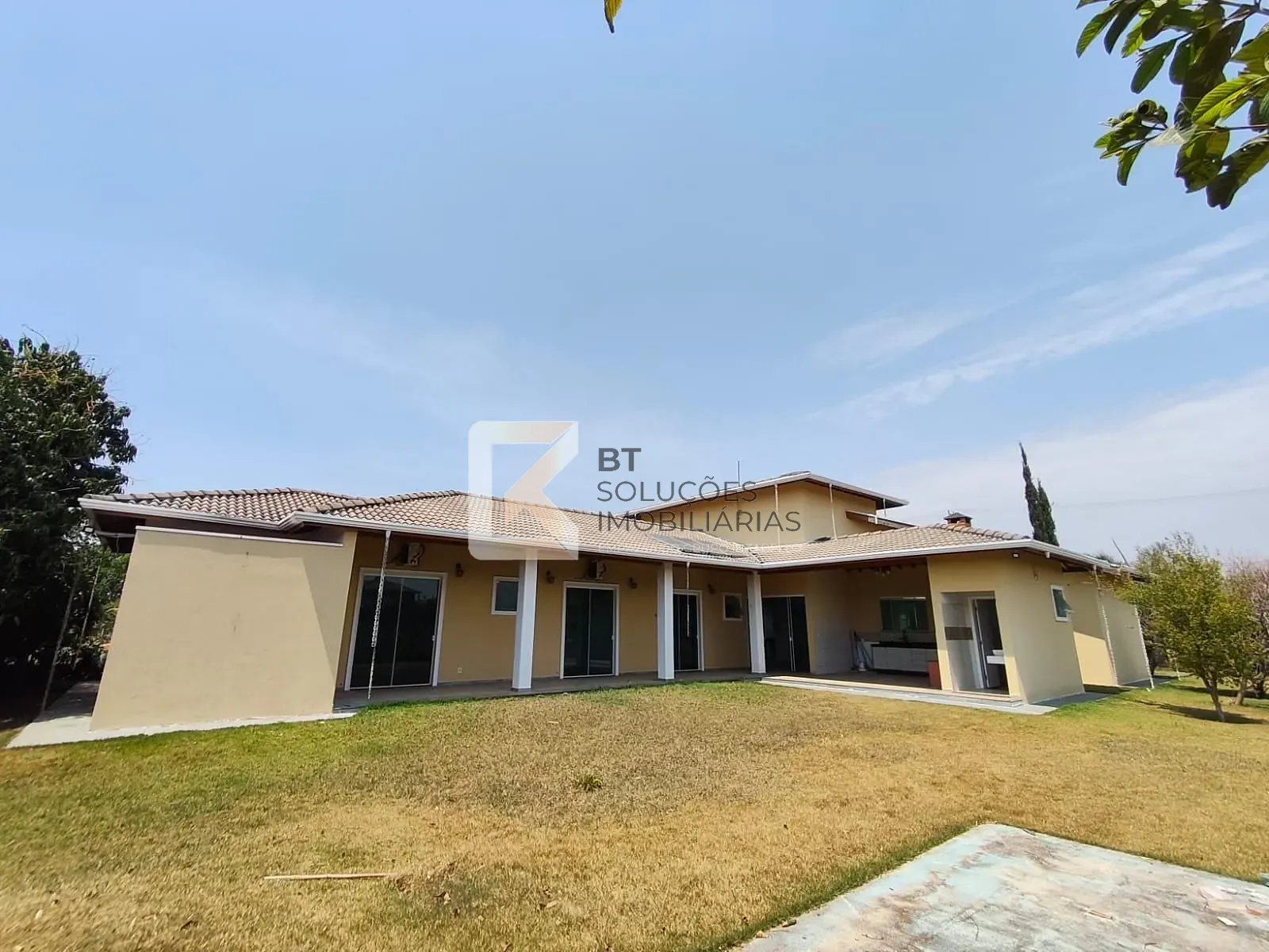 Casa, 3 quartos, 283 m² - Foto 1