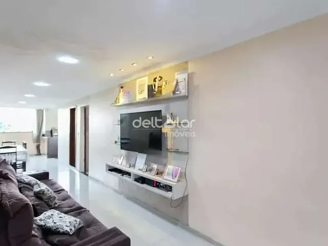 Casa com 300m² 4 quartos e 4 banheiros, para alugar, no bairro Céu Azul em Belo Horizonte