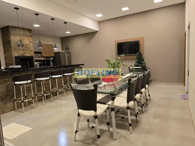 Casa com 250m², à venda, no bairro Granja Regina em Rio Claro