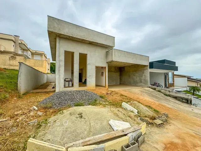 Casa com 300m² 3 quartos e 2 banheiros, à venda, no bairro Condomínio Terras do Vale em Caçapava