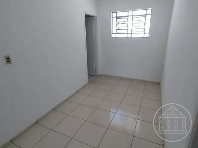 Casa com 250m² 2 quartos e 1 banheiro, à venda, no bairro Jardim dos Álamos em São Paulo