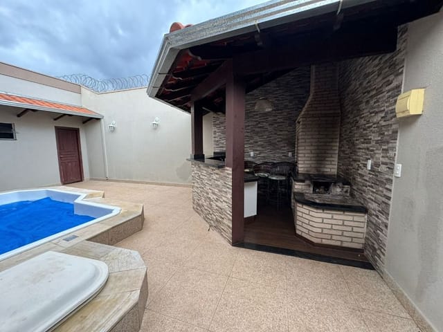 Foto do Casa - Casa à venda e locação 3 Quartos, 1 Suite, 8 Vagas, 256.57M², Lourdes, Uberaba - MG | ZUCATO IMOBILIARIA LTDA