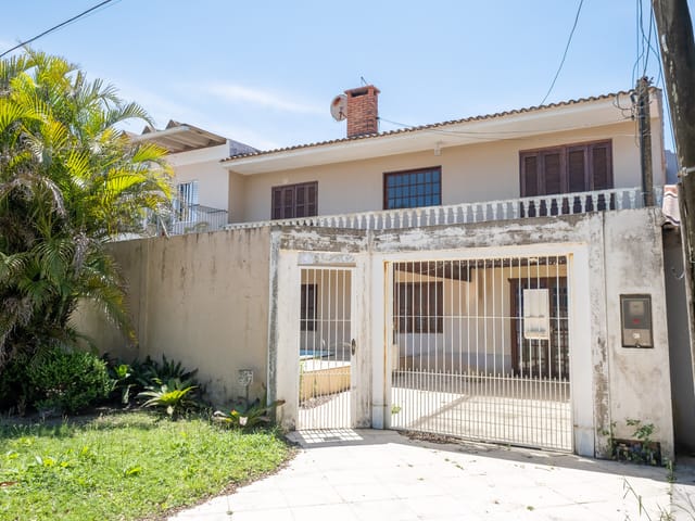 Casa 4 quartos e 2 banheiros, à venda, no bairro Laranjal em Pelotas