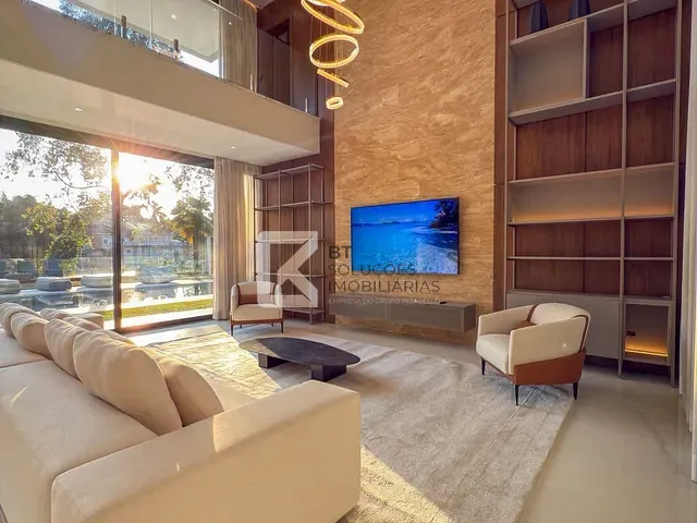 Casa com 1000m² 4 quartos e 6 banheiros, à venda, no bairro São Paulo II em Cotia