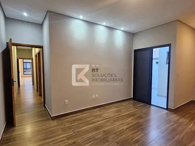 Casa com 200m² 3 quartos e 2 banheiros, à venda, no bairro Vila Rubens em Indaiatuba