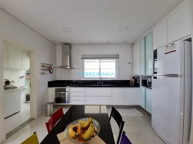 Casa com 277m² 5 quartos e 5 banheiros, à venda, no bairro Urbanova em São José dos Campos