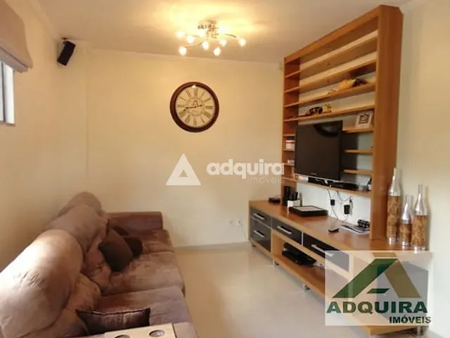 Casa com 364m² 4 quartos e 4 banheiros, à venda, no bairro Centro em Ponta Grossa